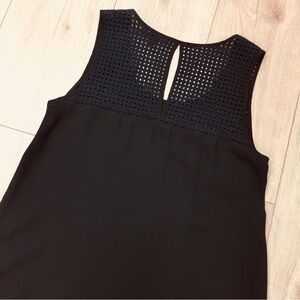 Banana Republic sleeveless blouse tunic 
Elegant classy preppy workwear style